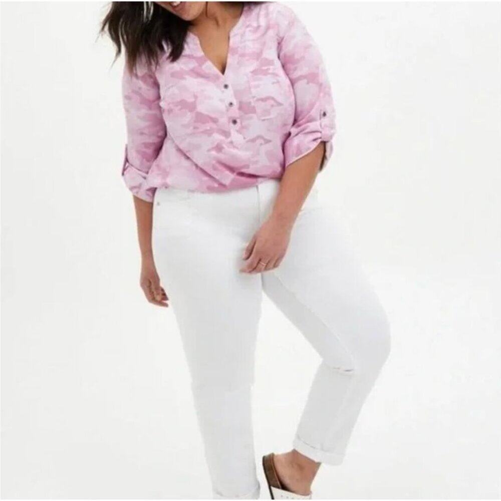 Torrid Harper Rayon Twill Georgette 3/4 sleeve Pullover